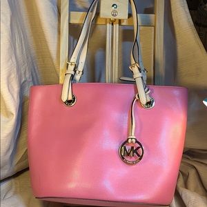 Michael Kors NWOT superb leather tote/shoulder bag